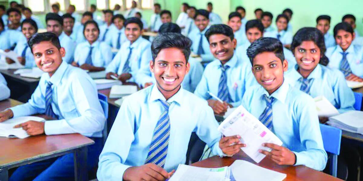 নারী কবিতার ৩টি অনুধাবনমূলক প্রশ্ন ও উত্তর, ১ম পর্ব, অষ্টম শ্রেণির বাংলা ১ম পত্র